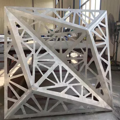 Three dimensional structure cladding project1