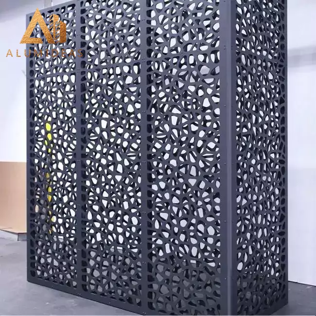 Skrin privasi aluminium bersalut serbuk