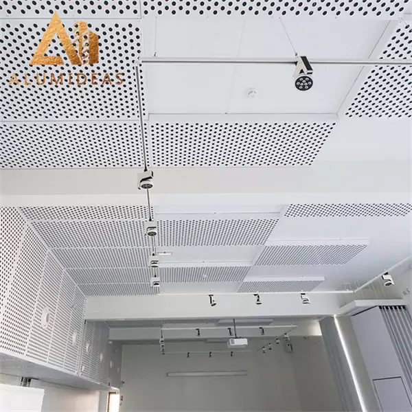 panneaux de plafond acoustiques en métal