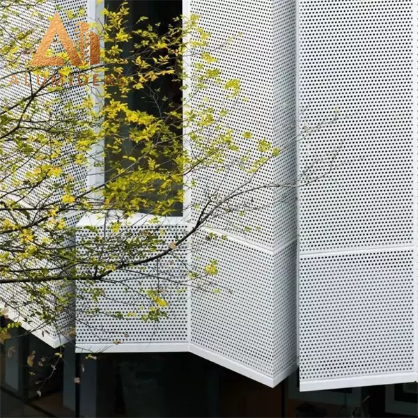 façade en aluminium perforé