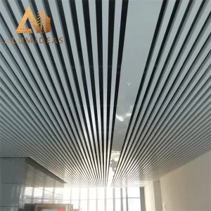 Plafond passe-carré en aluminium