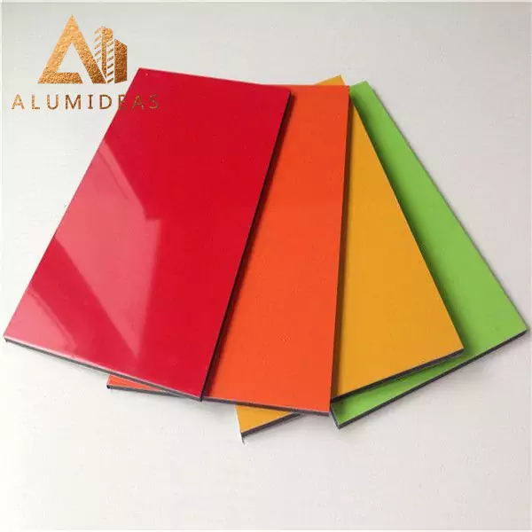 Panel komposit aluminium warna berbeda