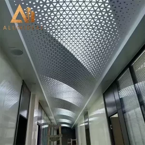 Paneles de patrón moderno Falso techo decorativo de metal