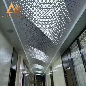 Panneaux à motifs modernes Faux plafond décoratif en métal