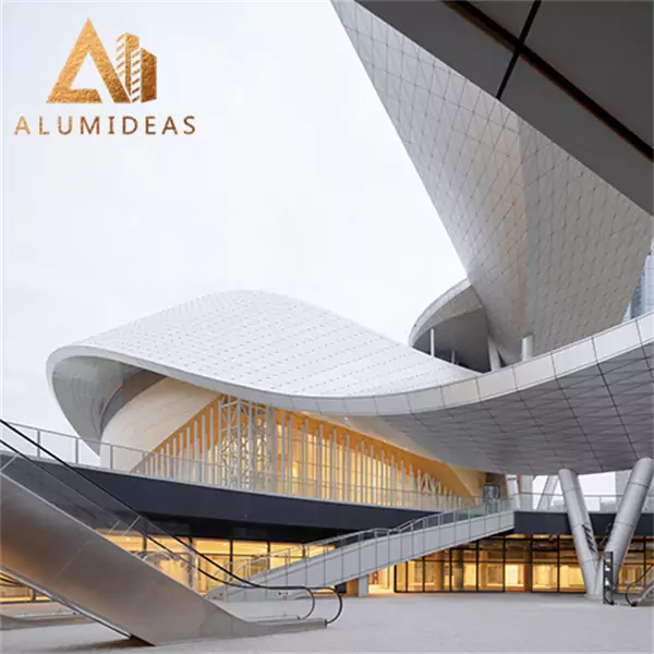 Aluminium-Massivplattenfassade