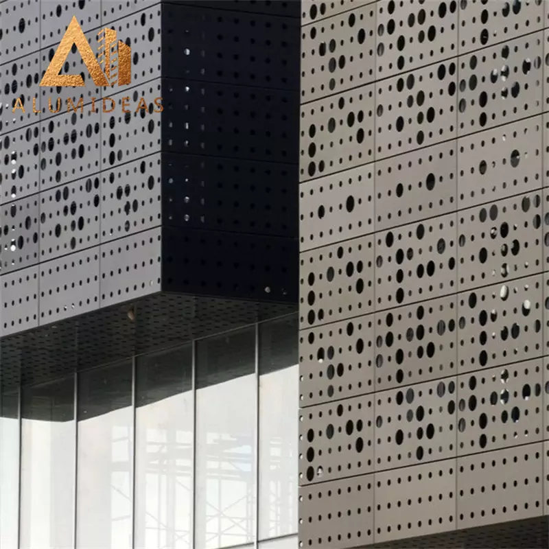 Façade en panneaux perforés en aluminium