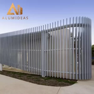 Aluminium U-shape slat facade