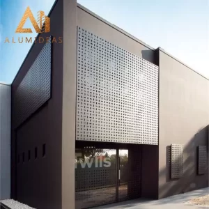Fachada de aluminio para decoración de casa o centro comercial.