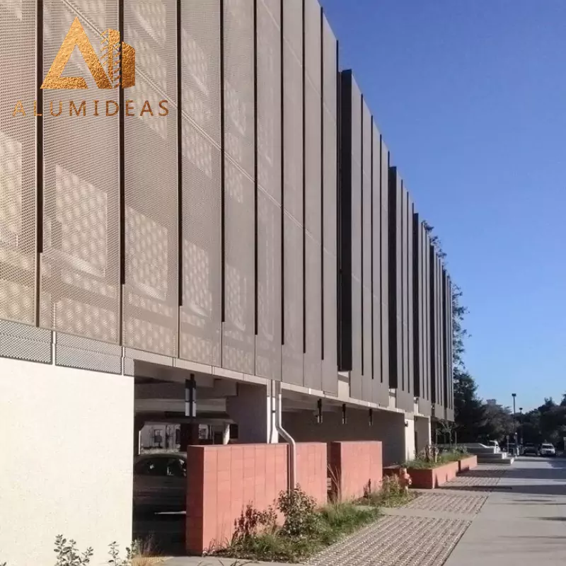 Mur-rideau décoratif perforé en aluminium