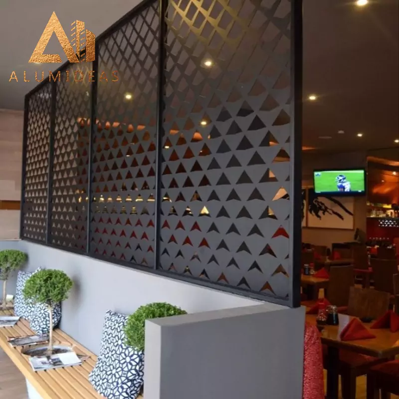 Gran oferta de pantalla divisoria de valla perforada de aluminio