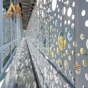 Butas na sun shade facade panel